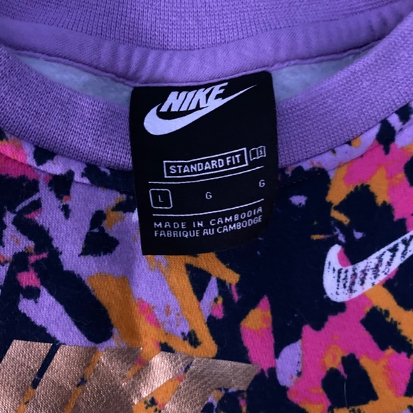 Cropped Nike Sweater - Picture 2 of 3